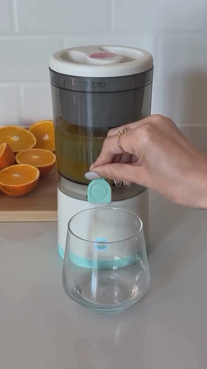 Wireless fruits press Juicer